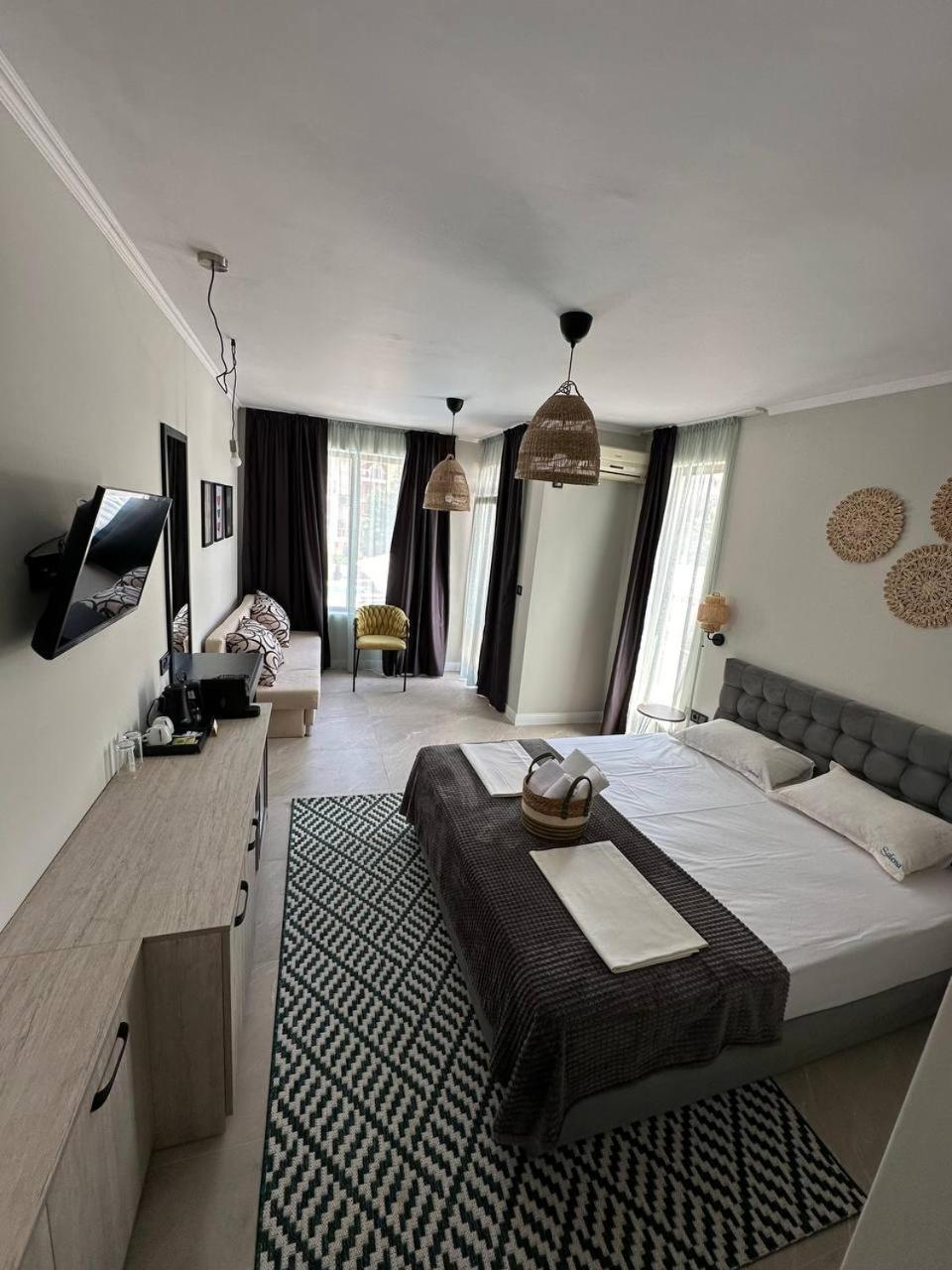 פרימורסקו Salena Beach Hotel מראה חיצוני תמונה
