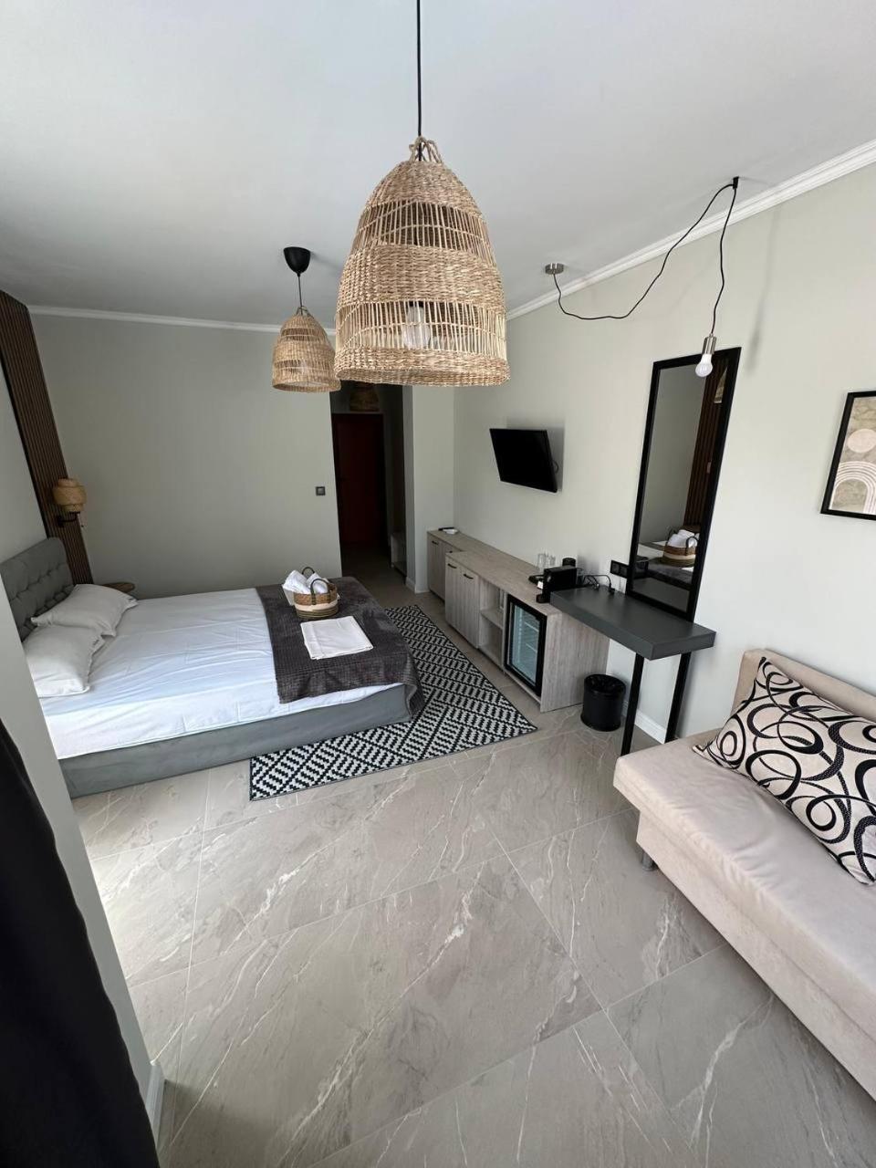 פרימורסקו Salena Beach Hotel מראה חיצוני תמונה