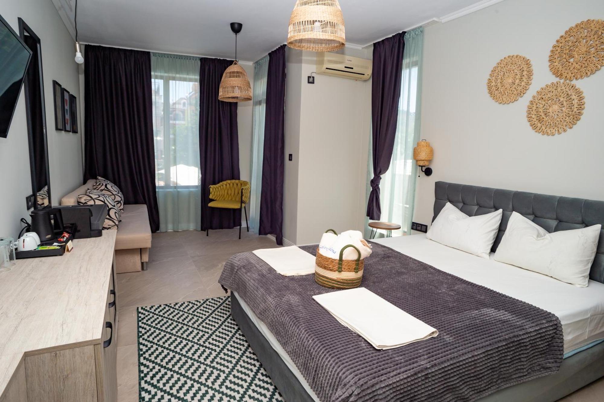 פרימורסקו Salena Beach Hotel מראה חיצוני תמונה