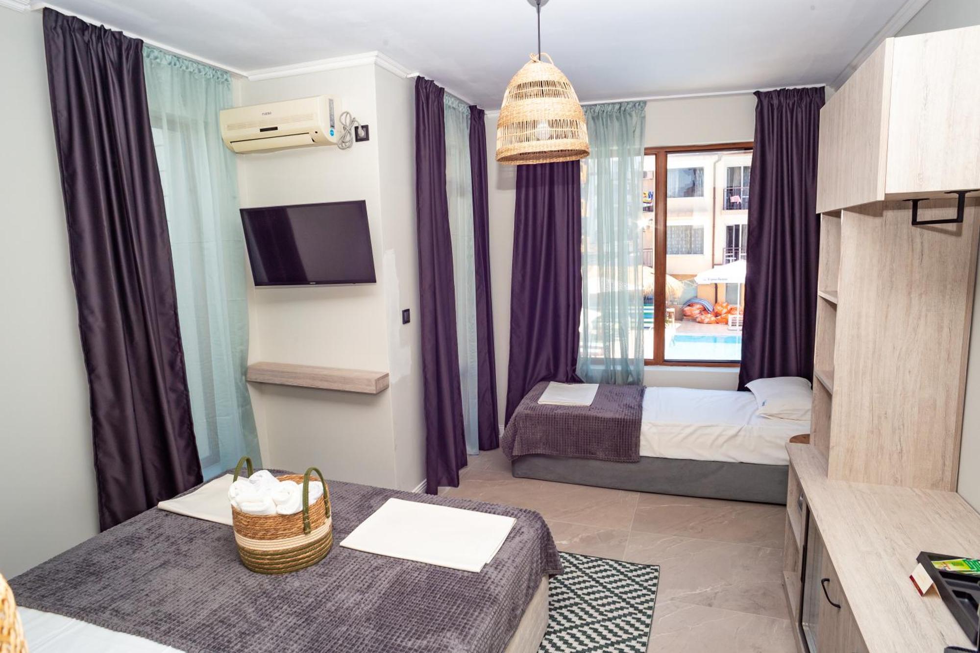 פרימורסקו Salena Beach Hotel מראה חיצוני תמונה