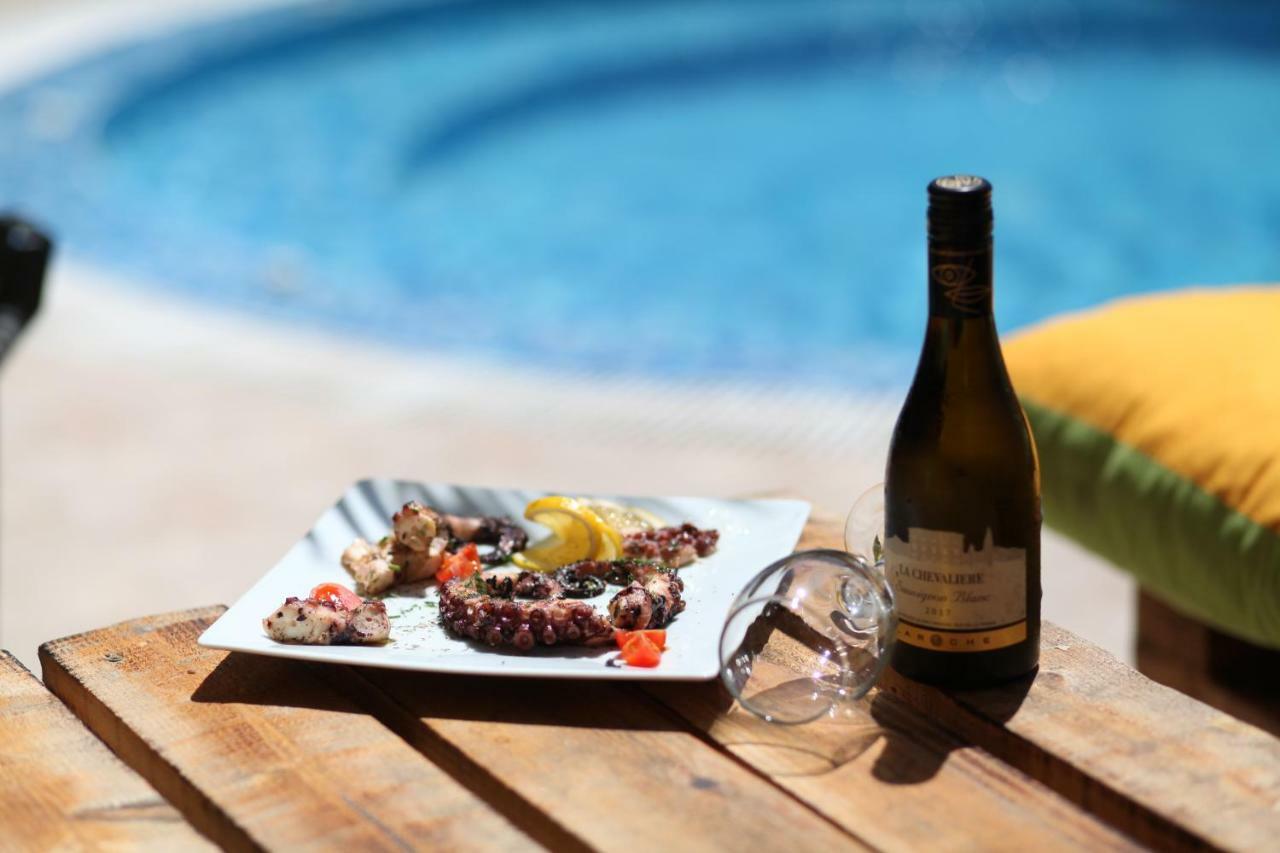פרימורסקו Salena Beach Hotel מראה חיצוני תמונה