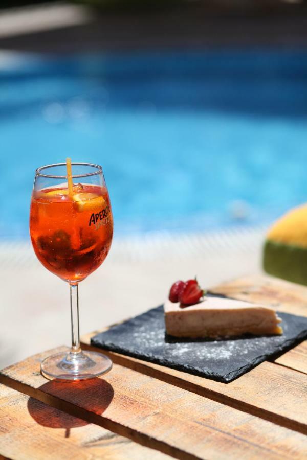 פרימורסקו Salena Beach Hotel מראה חיצוני תמונה